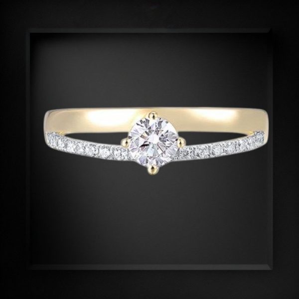 0.77ct Cubic Zirconia 9k Yellow Gold Band Ring - Image 2